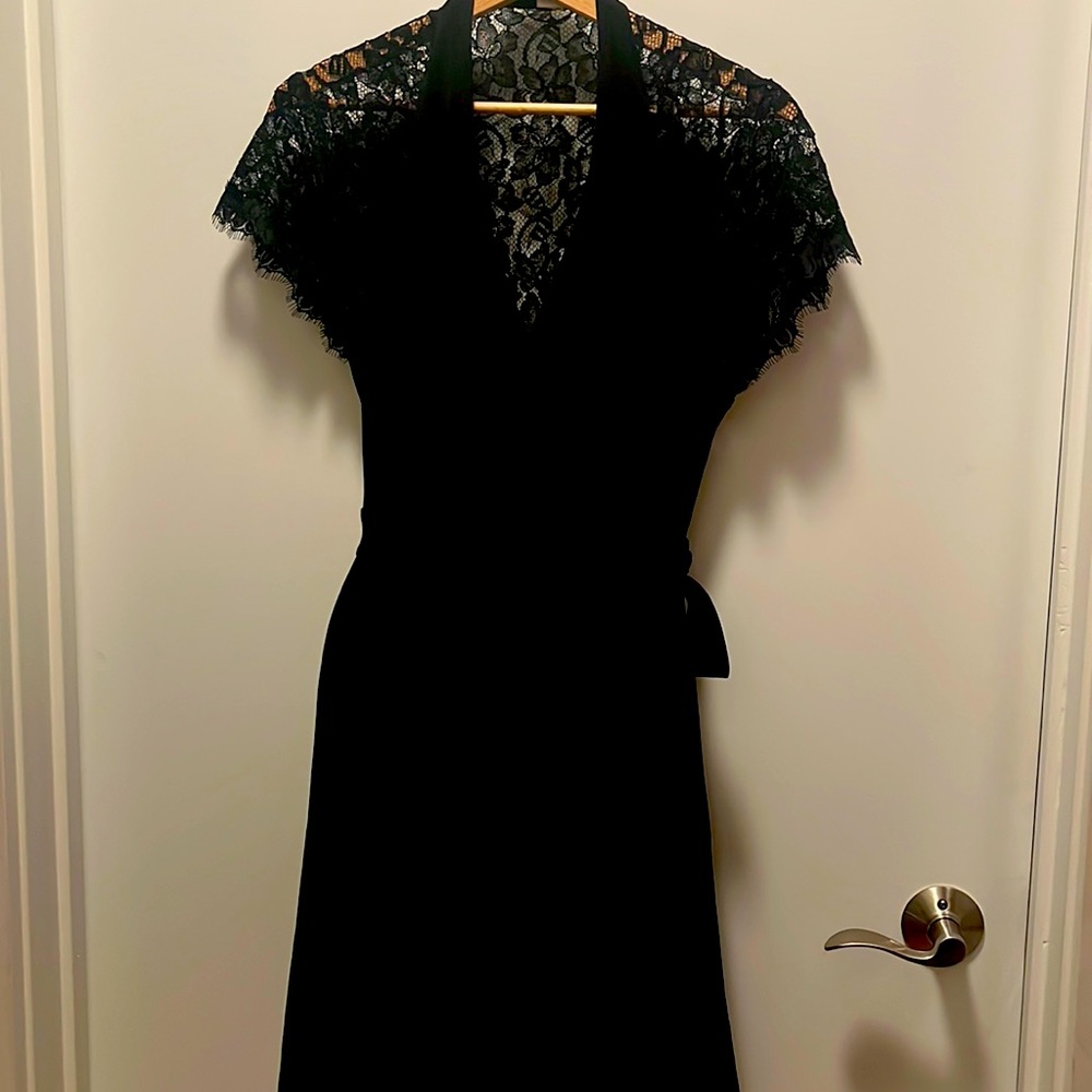 CCO 🎉 DvF Elizabeth wrap dress